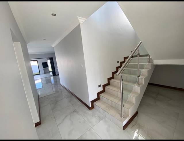 4 BEDROOM HOUSE FOR SALE IN IRENE EXT 70